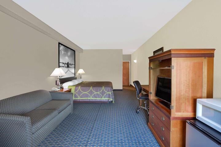 2 Queen Beds (3 of 8)
