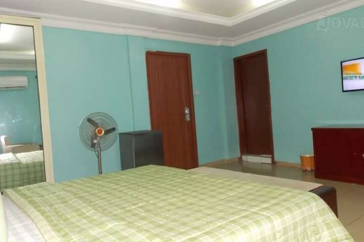Room 2 of 20