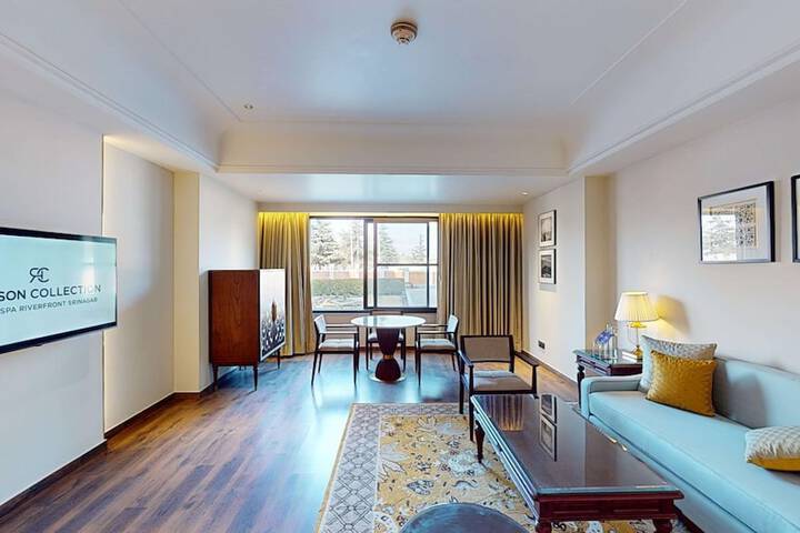 Room 45 of 191
