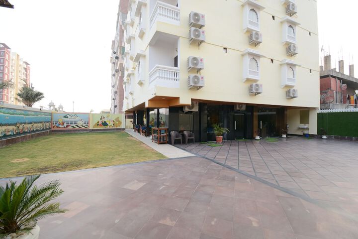 Hotel 55 of 56