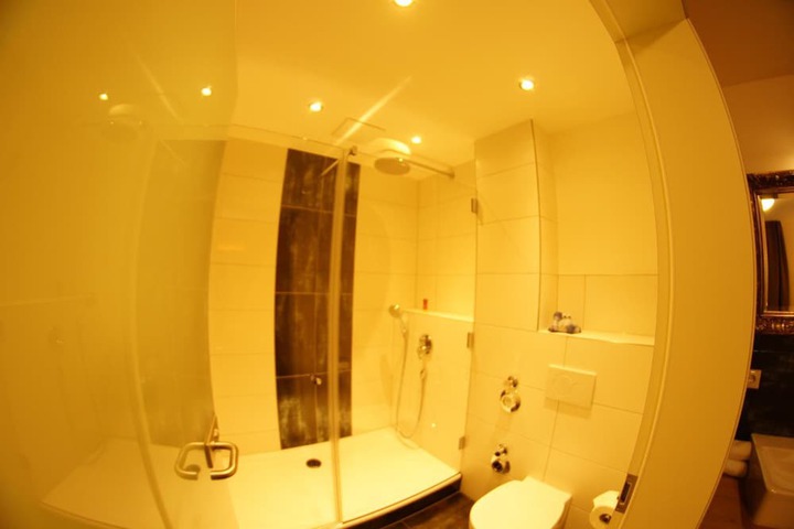 Room 41 of 63
