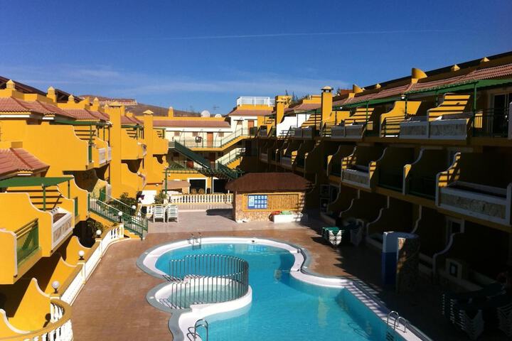 Pool Hotel