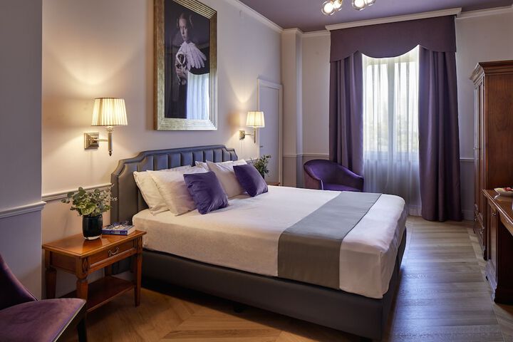Room 15 of 111