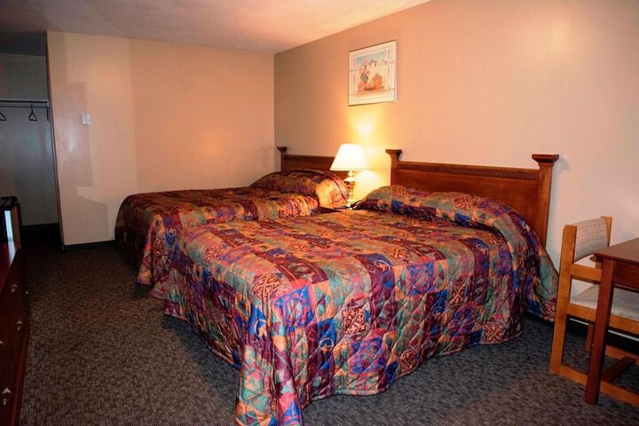Room 5 of 9