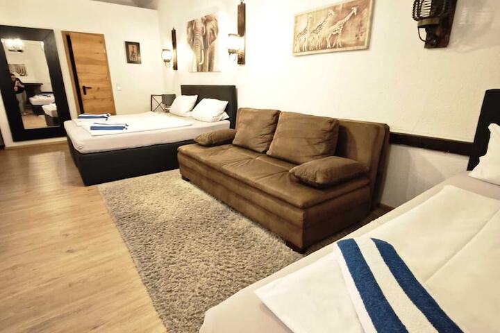 Room 6 of 20