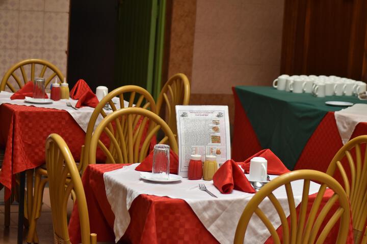 Dining 3 of 12