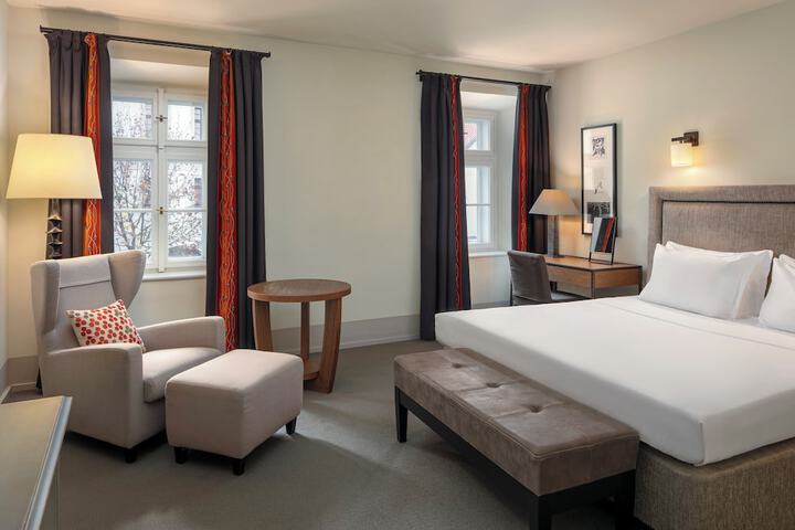 Room 78 of 200