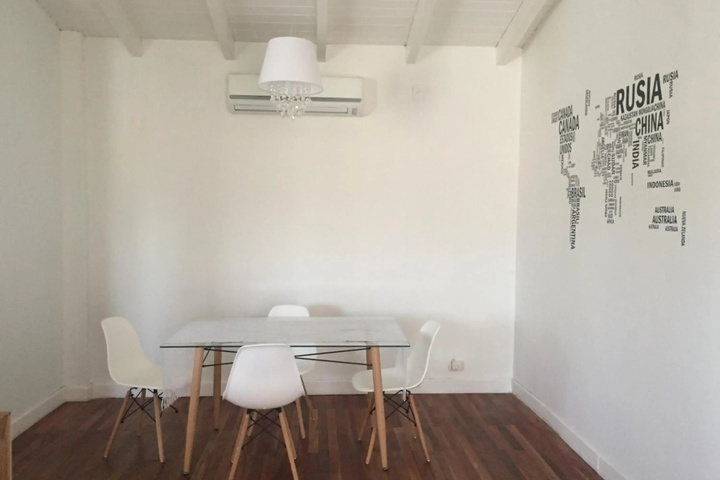 Room 9 of 16