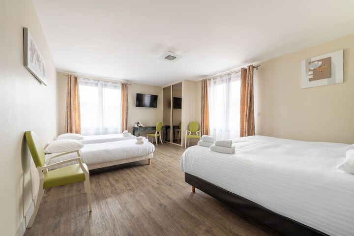 Room 14 of 90