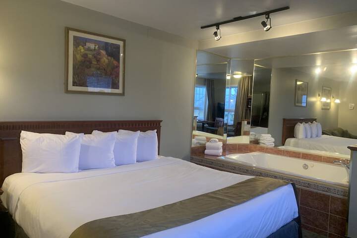 Family Suite 2 Queen Beds (9 of 9)