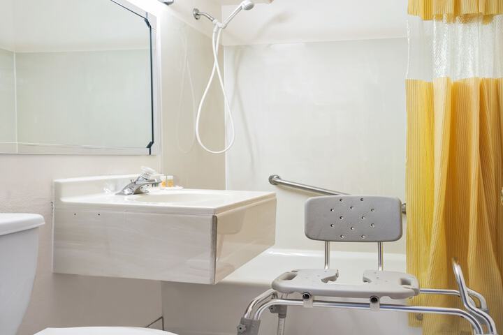 2 Double Beds Accessible (3 of 14)