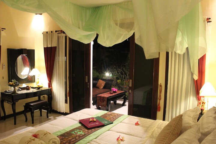 Room 5 of 105