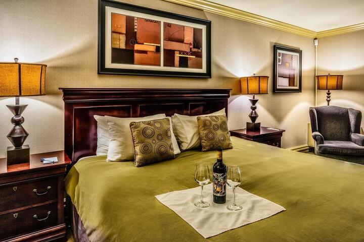2 Queen Beds Deluxe Room (15 of 16)