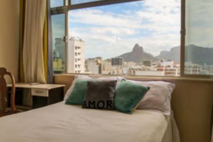 Room 10 of 23