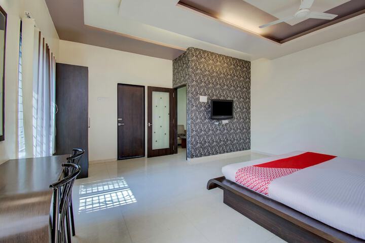 Room 25 of 38