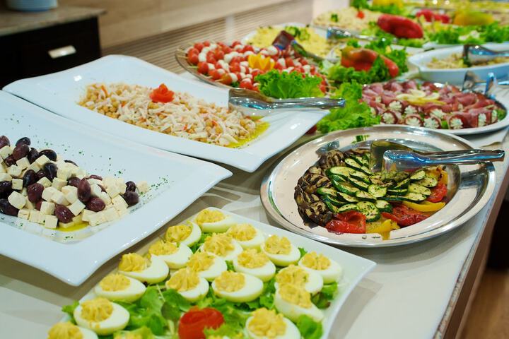 Dining 73 of 98