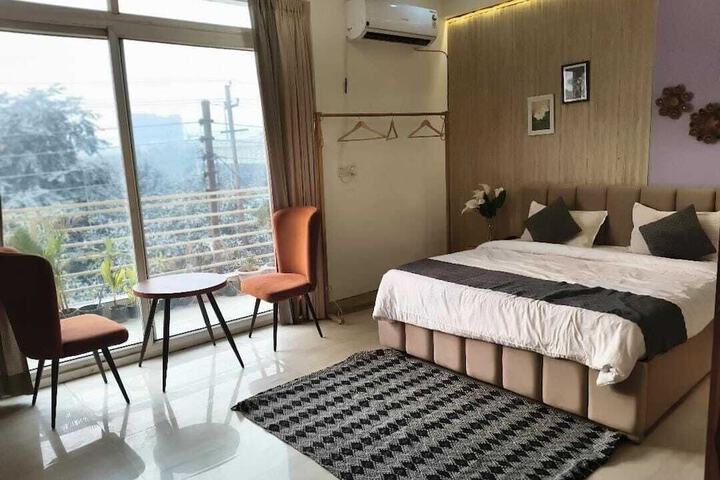 Room 8 of 21