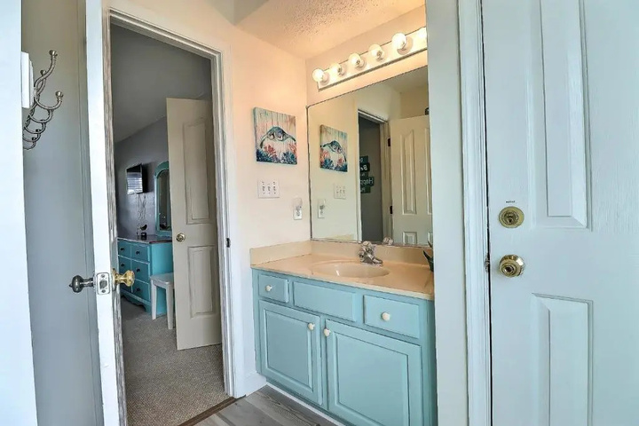 Room 9 of 23