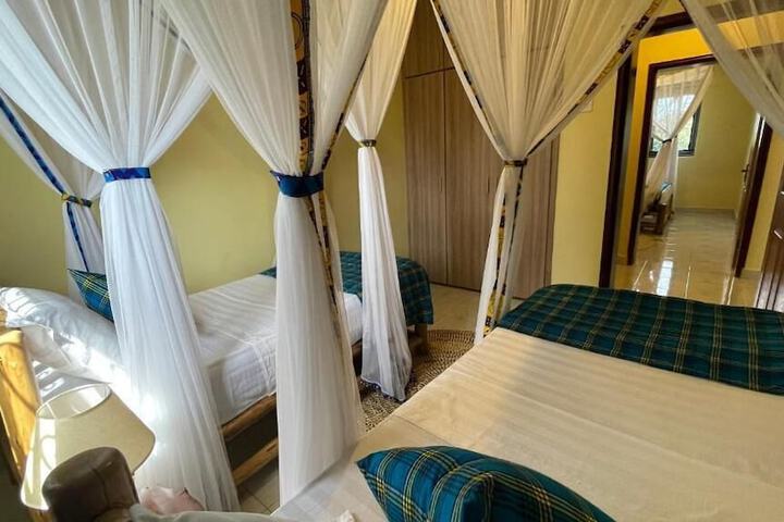 Room 2 of 61