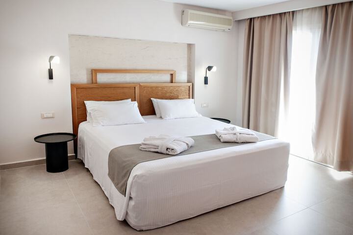 Room 2 of 20
