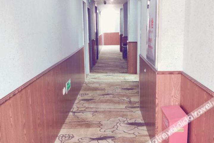 Hotel Interior 20 of 33