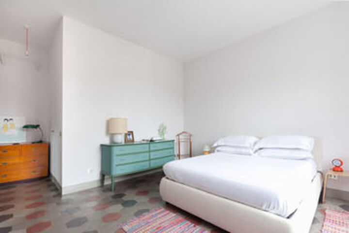 Room 8 of 30