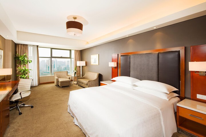 Room 3 of 46