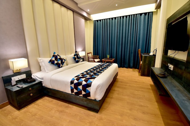 Room 2 of 7