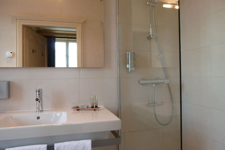 Room 45 of 57