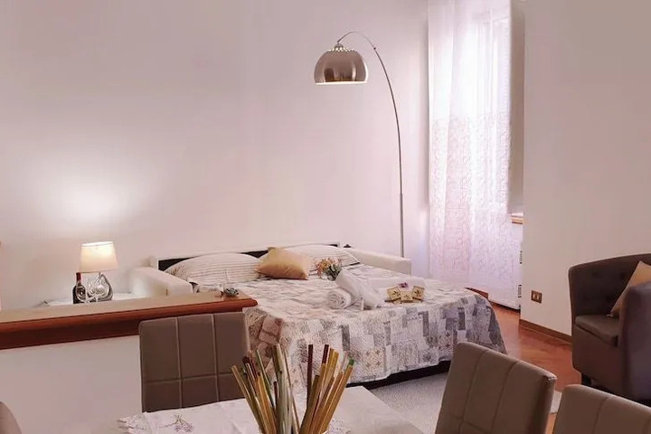 Room 4 of 15