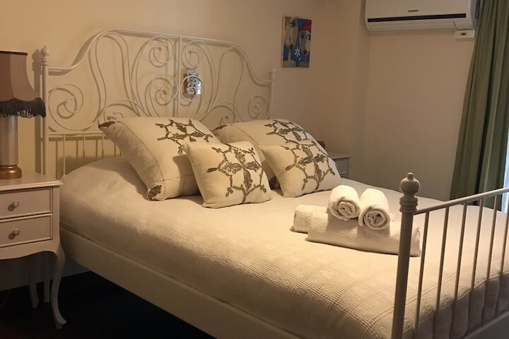 Room 5 of 32