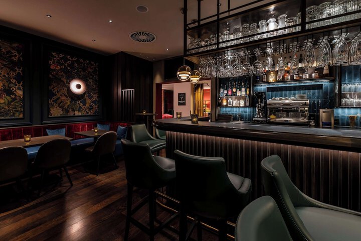 Lounge 56 of 69
