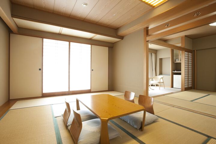 Room 4 of 32