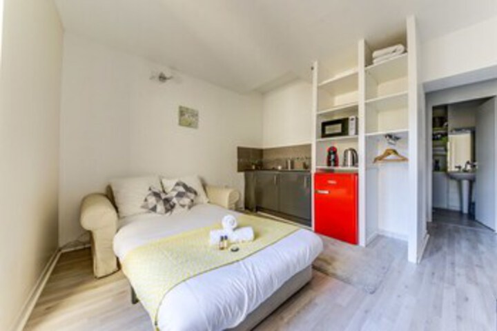 Room 4 of 14