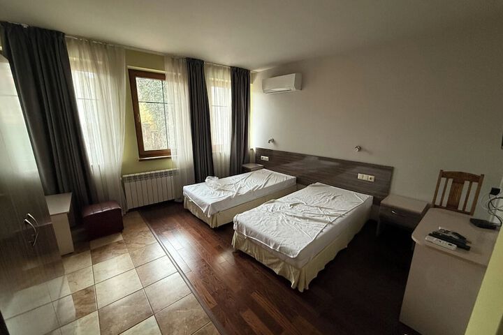Room 4 of 55