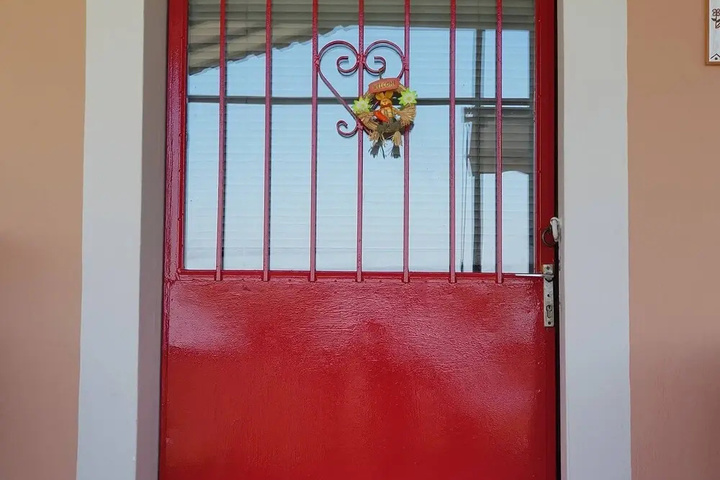Room 9 of 18