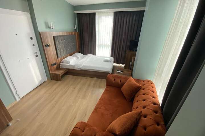 Room 12 of 21