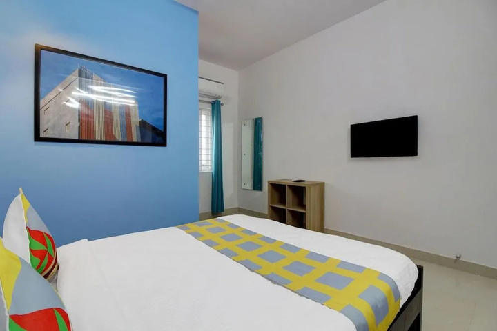 Room 3 of 8