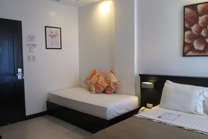Room 19 of 80