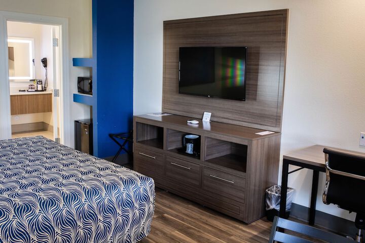 Room 8 of 40