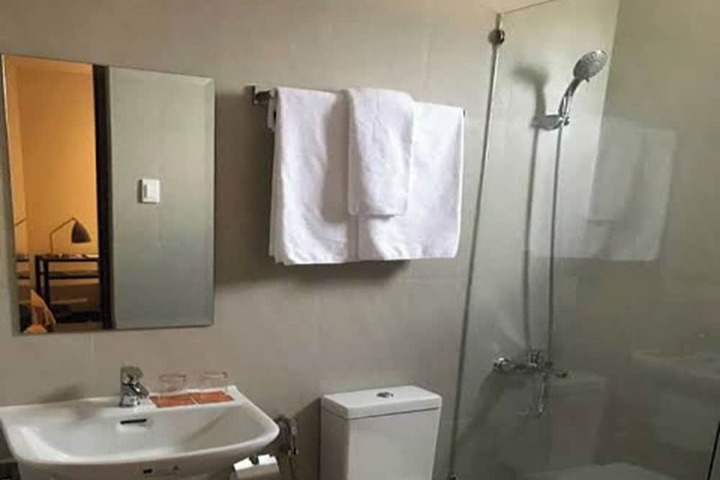 Room 8 of 15