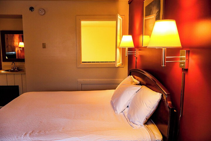 Room 21 of 69
