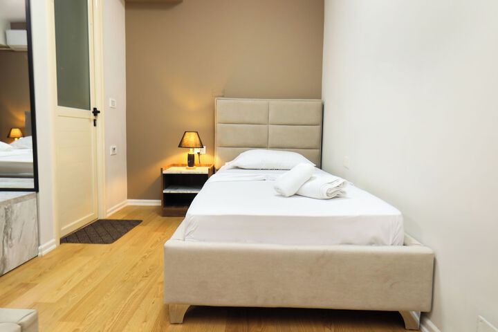 Room 44 of 73