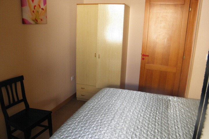 Room 27 of 64