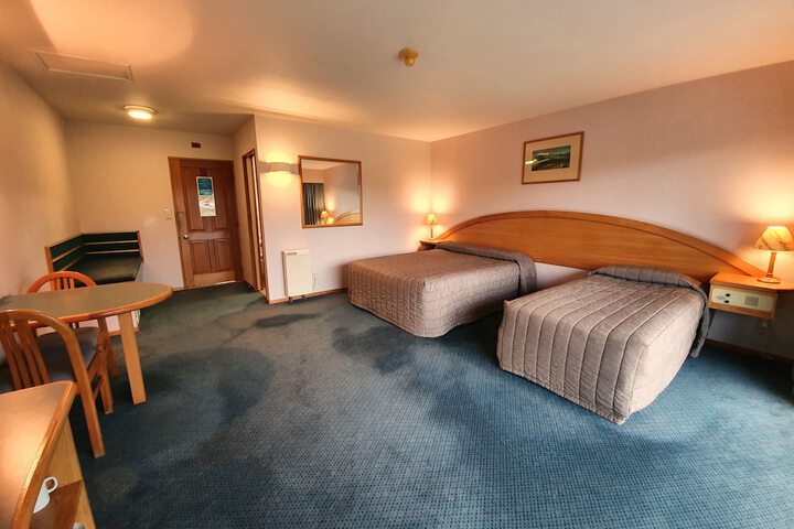 Room 9 of 38