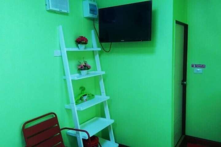 Room 33 of 43