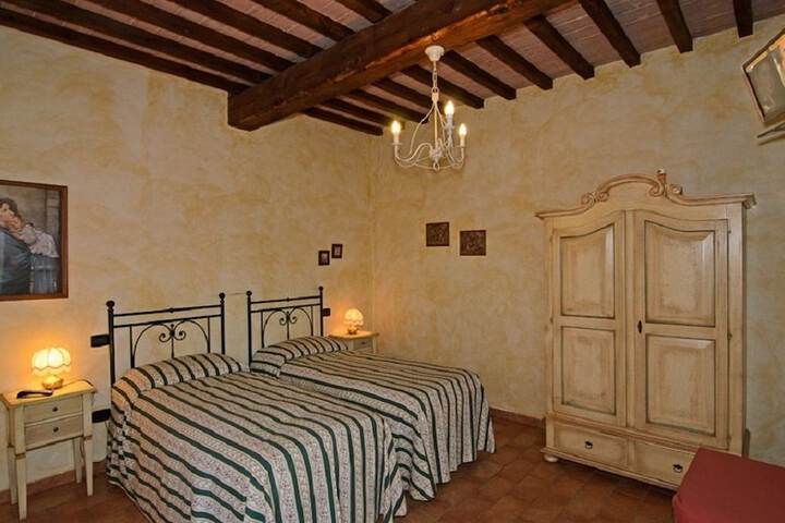 Room 5 of 29