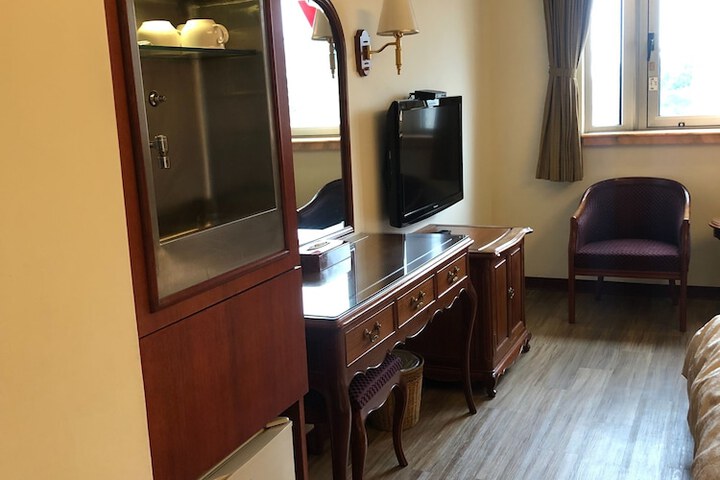 Room 11 of 56