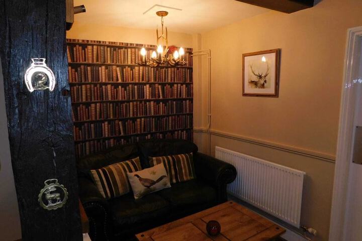 Lounge 18 of 19