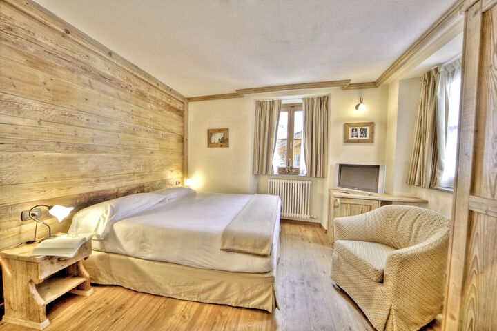 Room 14 of 49